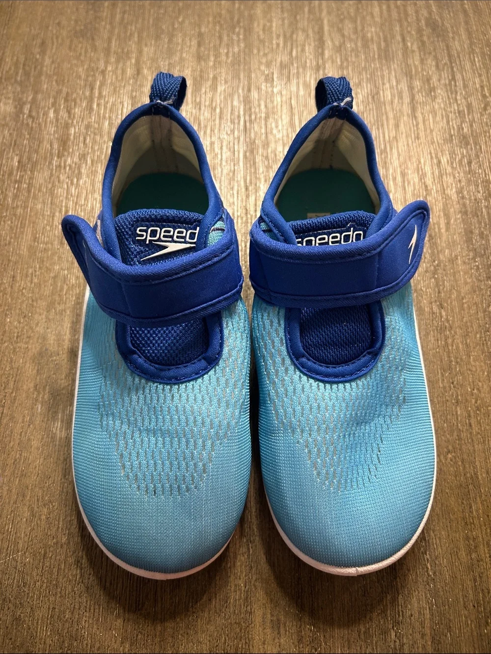 Speedo Kids Blue and Teal Hook-and-Loop Water Shoes, S. XL,11/12, Like New,